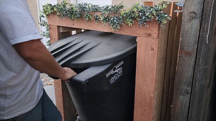 Concealing outdoor waste bins
