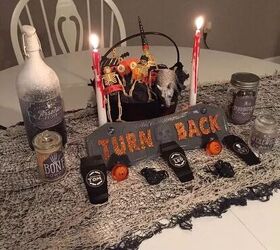How to decorate a table for Halloween