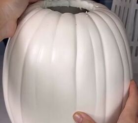 Cutting the pumpkin
