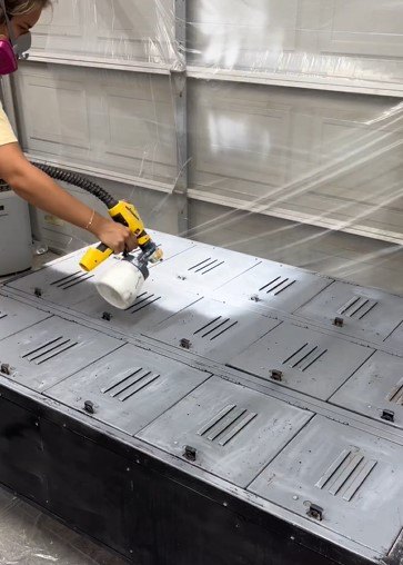 Applying primer to the lockers