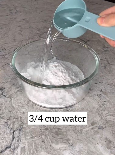 Preparing the baking soda mixture