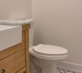 Cómo actualizar fácilmente su cuarto de baño con papel pintado Beadboard