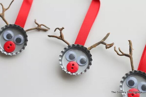 DIY reindeer bottle cap ornaments