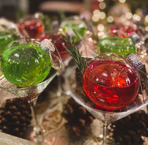 9 DIY Elegant Christmas Ornaments You Can Make On A Budget Hometalk 9 diy elegant christmas ornaments you can make on a budget hometalk
