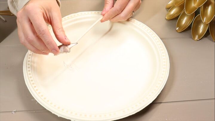 How to Make a Cute Plastic Spoon Christmas Tree in 5 Steps | Hometalk