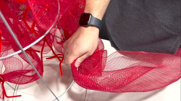 How to make a tomato cage Christmas tree with mesh