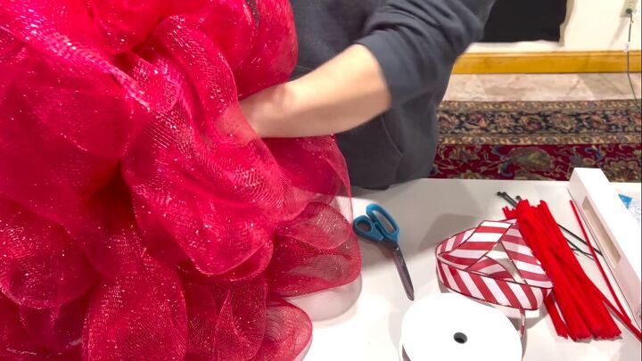 Tucking in the end of the mesh roll