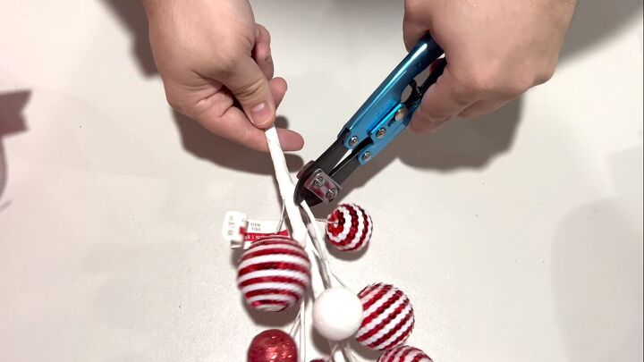 Cutting smaller ornament sprays