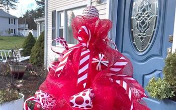 How to Make a Tomato Cage Christmas Tree in 5 Easy Steps