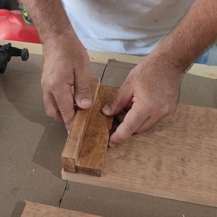 DIY woodworking project: Wall-mounted shoe rack