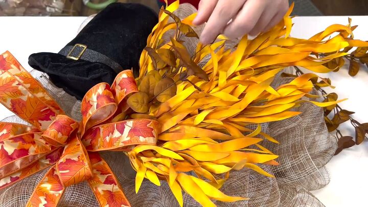 Fall wreath design with Pilgrim hat and ribbon bow