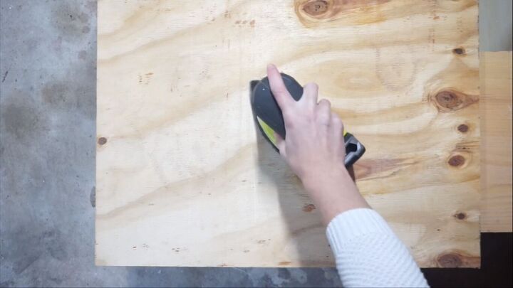 pvc pipe christmas tree, Sanding the wooden board