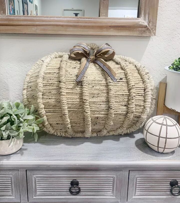 Yarn pumpkin wreath