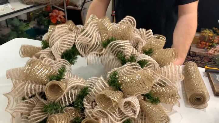 Wreath design with mesh