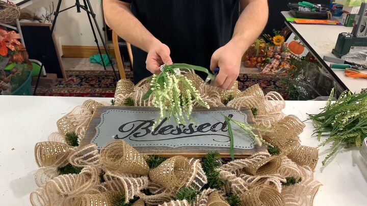 Using berries in wreath decorations