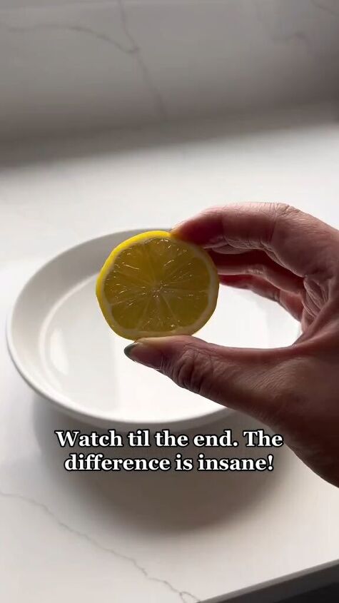 Preparing the lemon and water