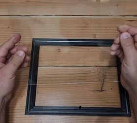 Removing the glass from the picture frame