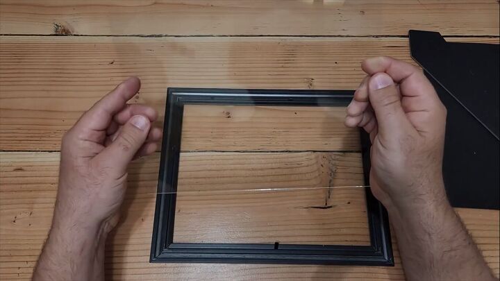 Removing the glass from the picture frame