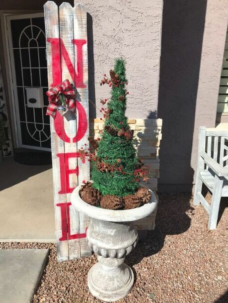 Dollar Tree tomato cage Christmas tree