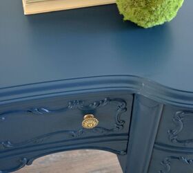 elegantes muebles antiguos azules