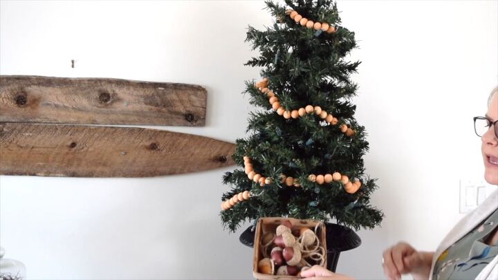 wood bead garland, Decorating with acorns