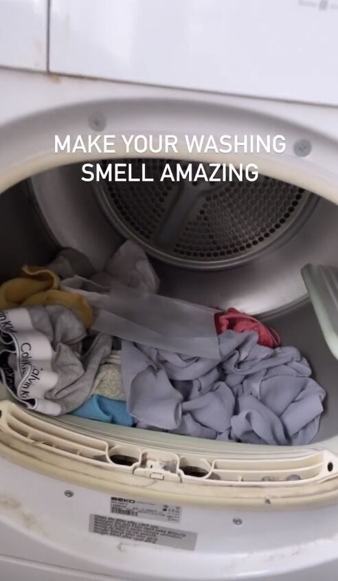 dryer sheet hacks, Using dryer sheets in the laundry