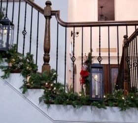 decorar las escaleras con guirnaldas navideas y farolillos