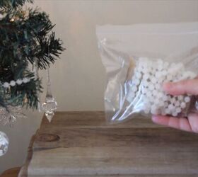 Placing beads in a sandwich bag