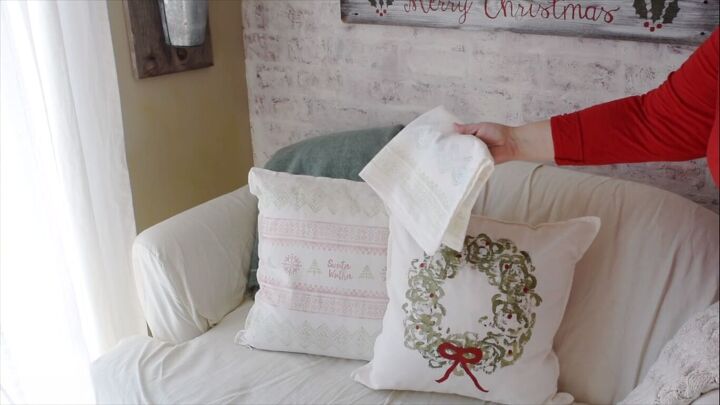 How to store Christmas pillows