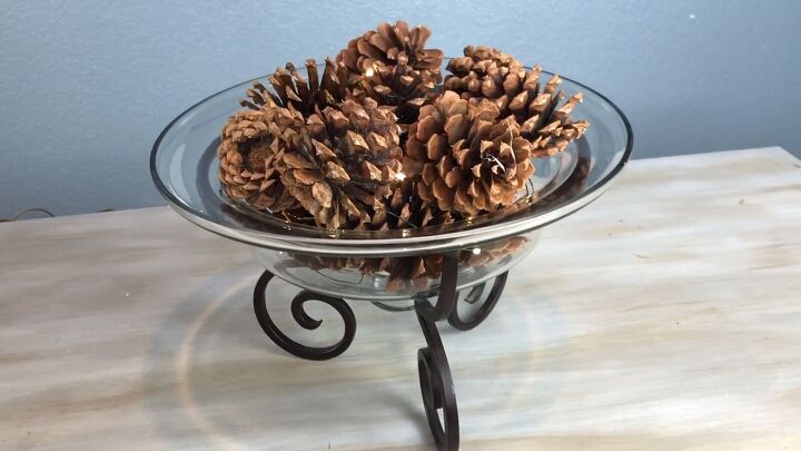 Pine cone display