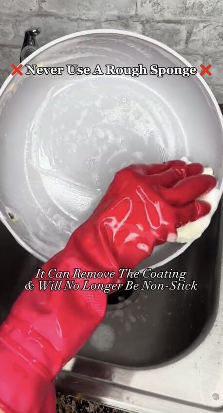 how to clean non stick pans, Cleaning with dish soap and a soft sponge