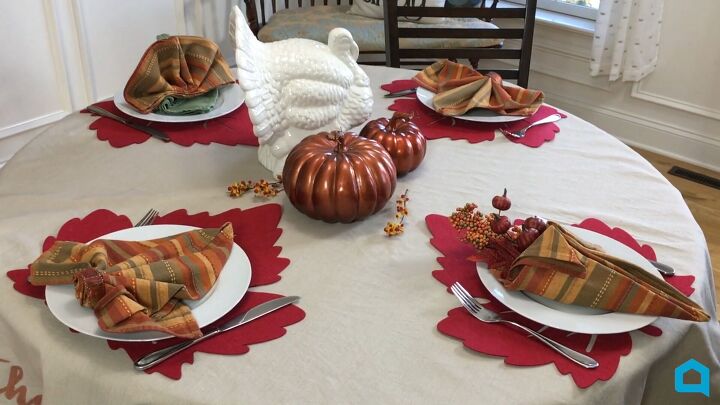 how to decorate your thanksgiving dining room, Napkin folding for Thanksgiving