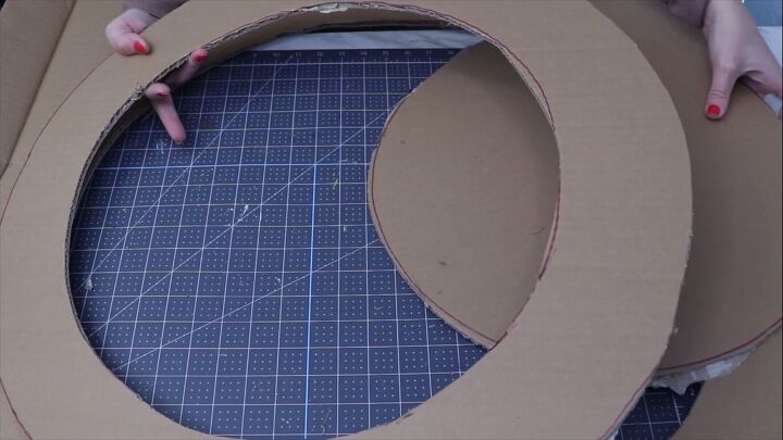 DIY cardboard wreath form 