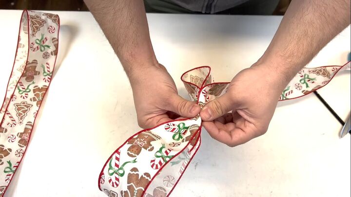 Looping the ribbon
