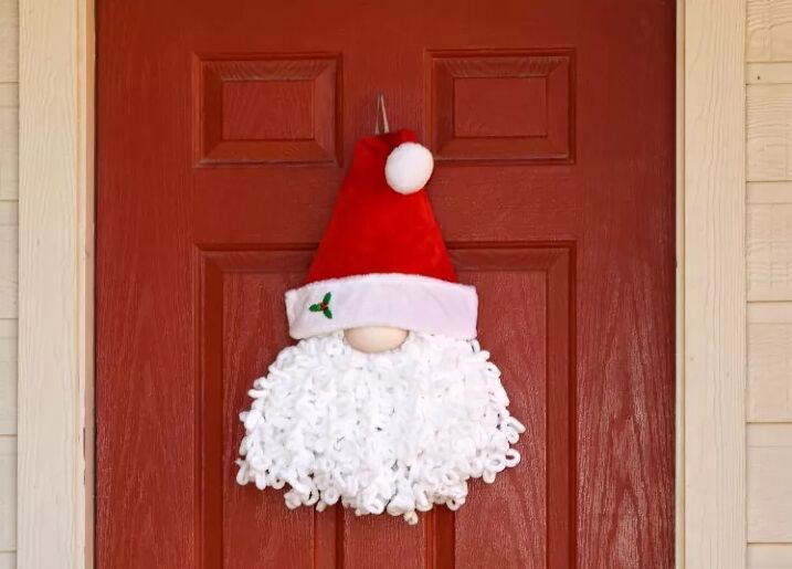 DIY Christmas Santa gnome wreath