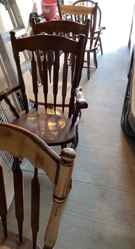 dining chair makeover, Dining room chairs before the DIY