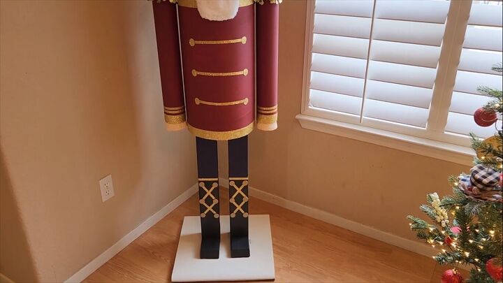 Bottom of the DIY giant nutcracker