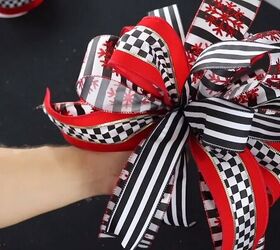 5+ DIY Christmas Bow Ideas For Holiday Decor & Gift Wrapping