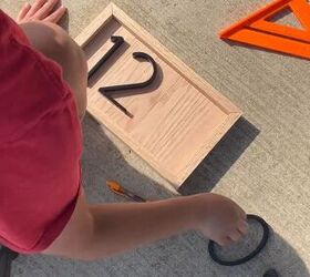 diy house number sign, Placing the numbers on the sign