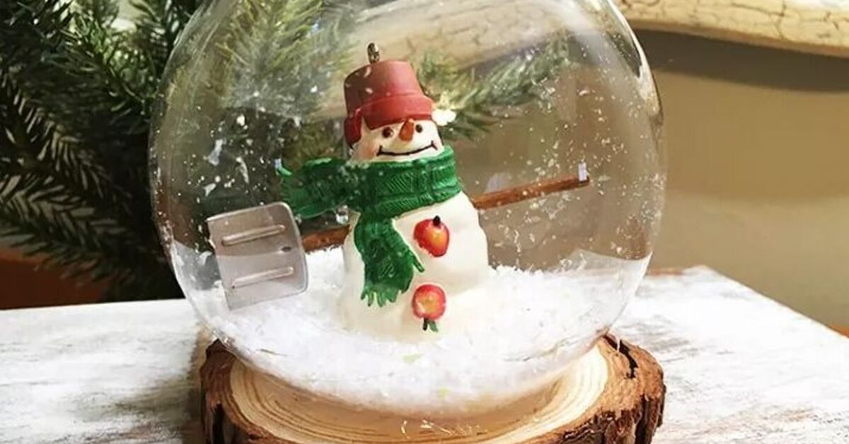 4 Magical DIY Snow Globe Ideas That Are Super Easy To Make Hometalk 4 magical diy snow globe ideas that are super easy to make hometalk