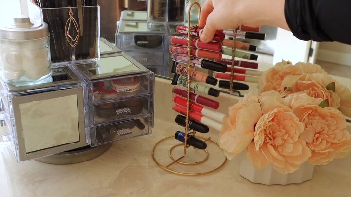 DIY lipstick organizer