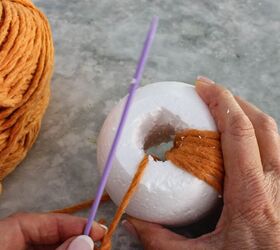 la forma ms fcil de hacer calabazas de hilo para la decoracin de temporada, La forma m s f cil de hacer calabazas de lana