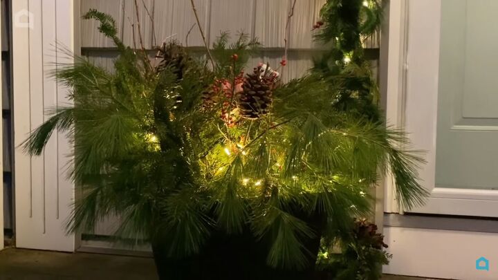 Light-up winter planter