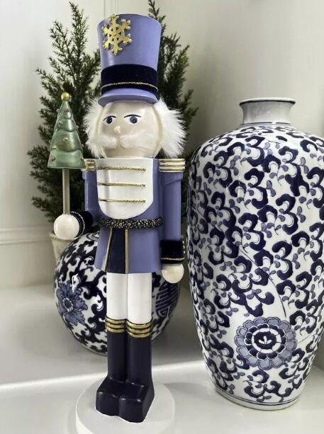 How to paint a nutcracker