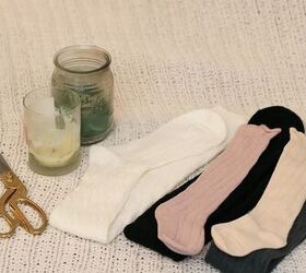 suteres de calcetines con velas diy fciles y acogedores, Su teres para velas DIY hechos con calcetines
