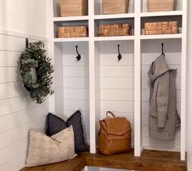 6 Mudroom Organization Ideas For a Tidy & Functional Space