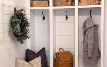 6 Mudroom Organization Ideas For a Tidy & Functional Space