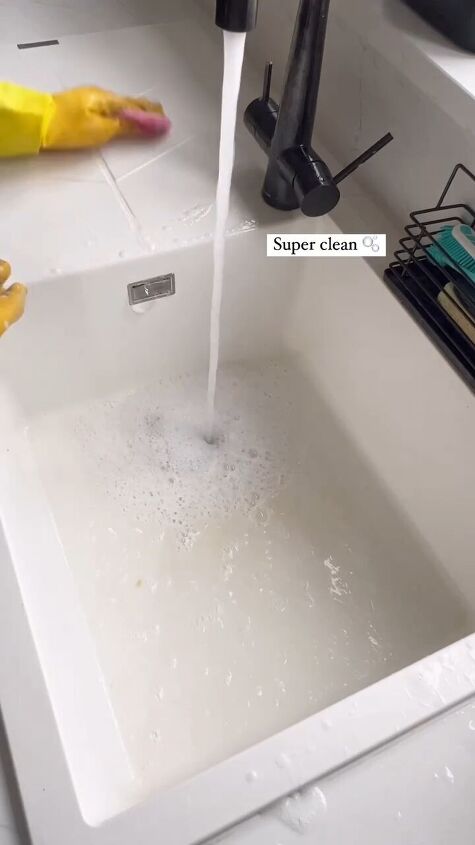 how to clean a white sink, Prepping the sink