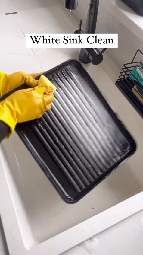 how to clean a white sink, Cleaning the sink dish mat