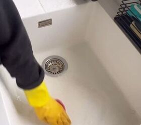 how to clean a white sink, Scrubbing surfaces in a circular motion